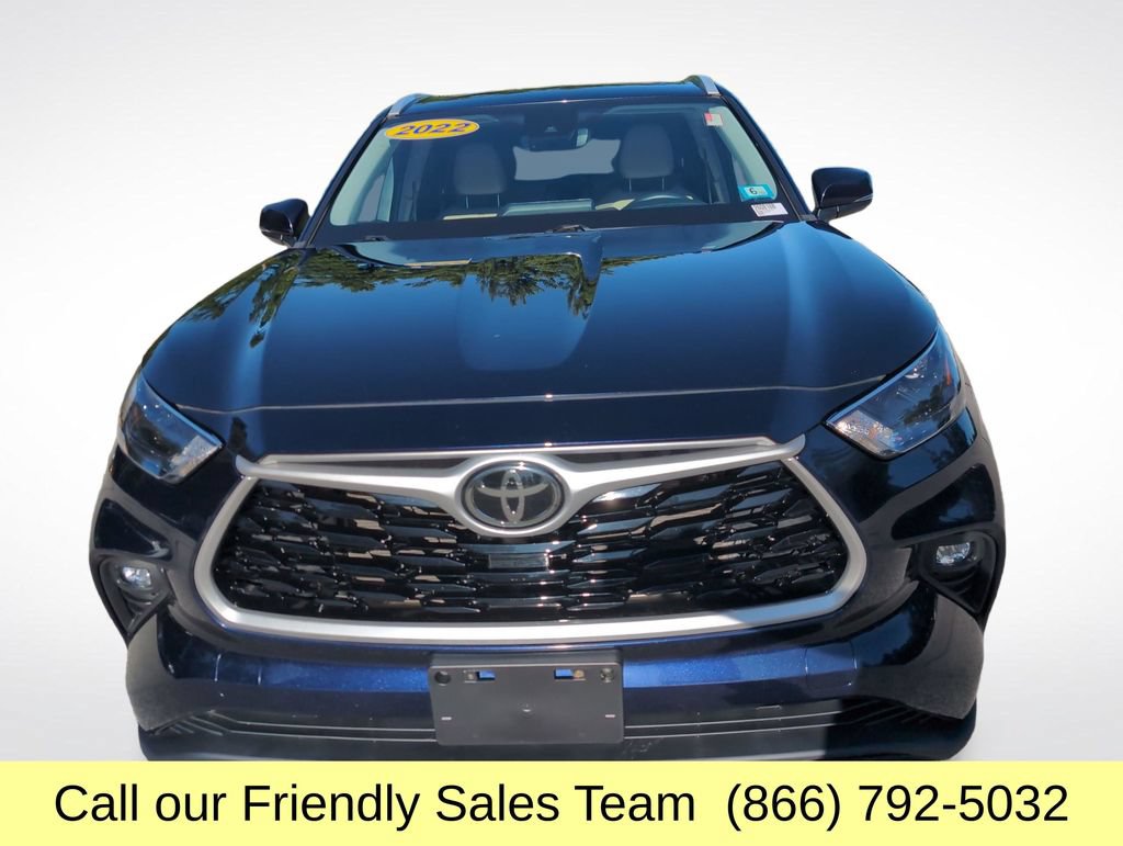Used 2022 Toyota Highlander XLE AWD/4WD image 10
