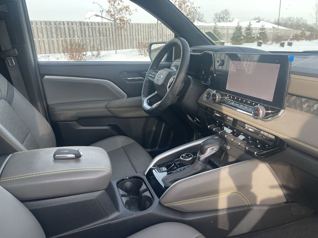 Used 2024 Chevrolet Colorado ZR2 w/ ZR2 Convenience Package III image 37