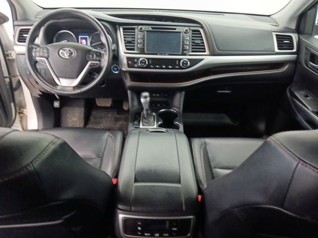 Used 2019 Toyota Highlander XLE image 12