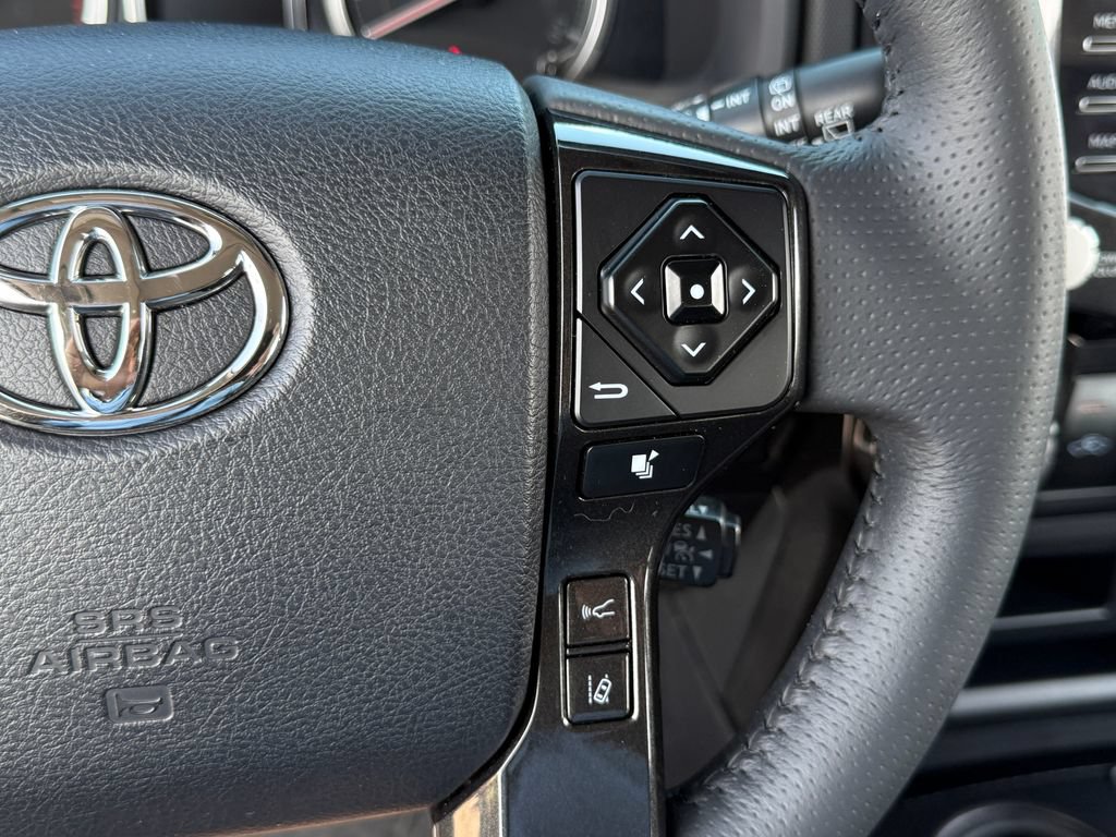 Used 2020 Toyota 4Runner TRD Off-Road Premium w/ Moonroof Package AWD/4WD image 38