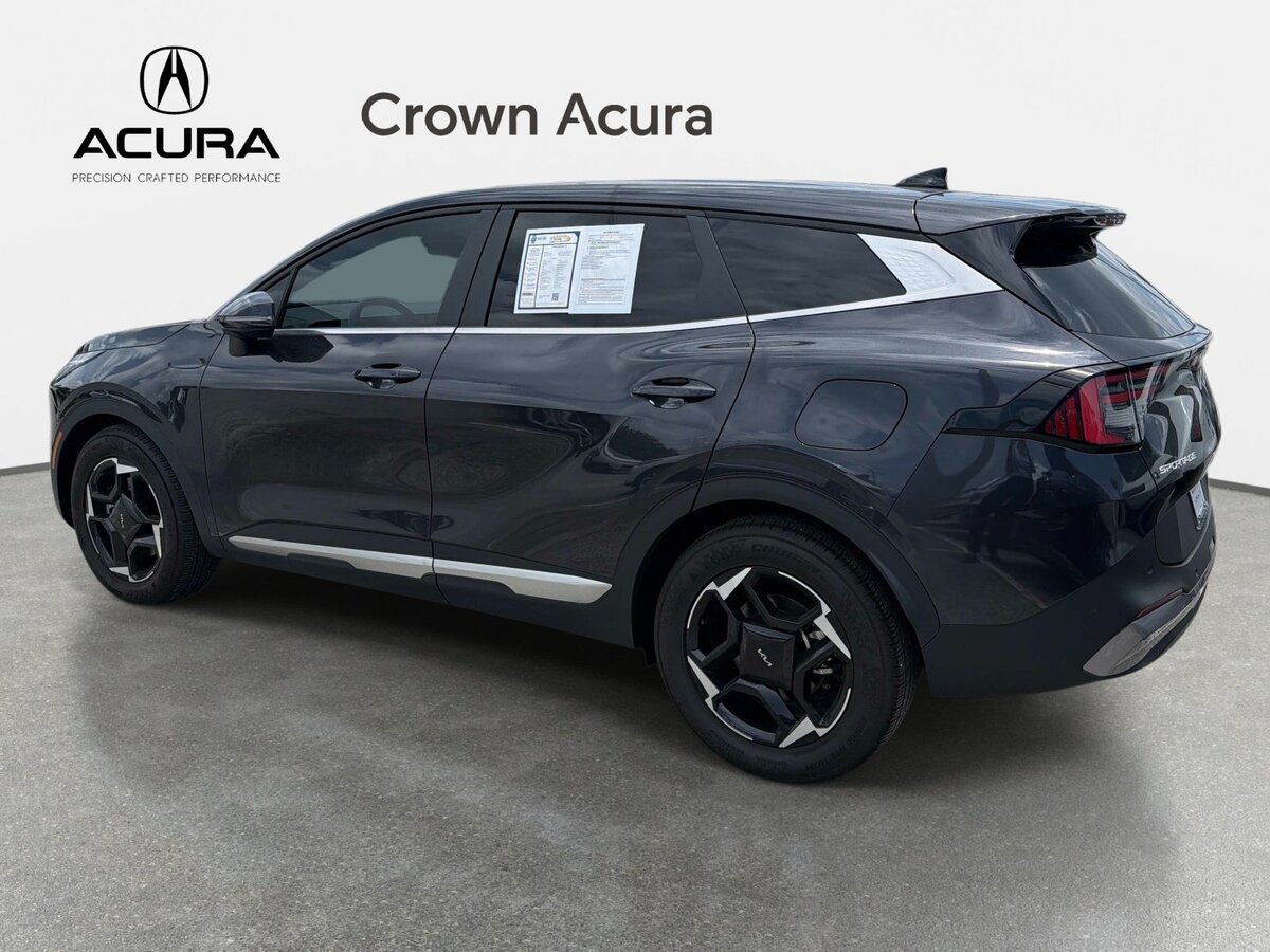 Used 2026 Kia Sportage EX FWD image 4