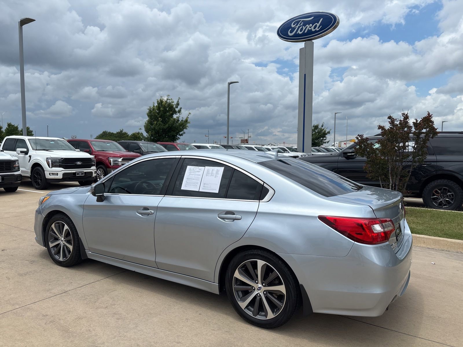 Used 2017 Subaru Legacy 2.5i Limited AWD/4WD image 3