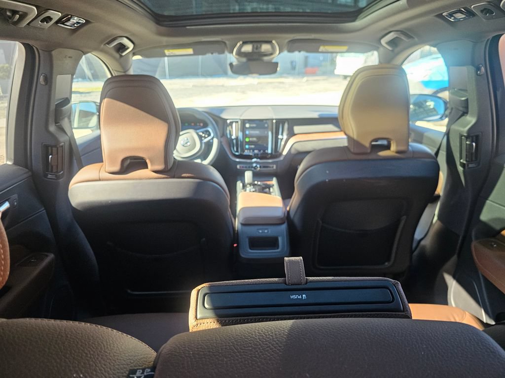 Certified 2023 Volvo XC60 B5 Plus w/ Climate Package AWD/4WD image 8