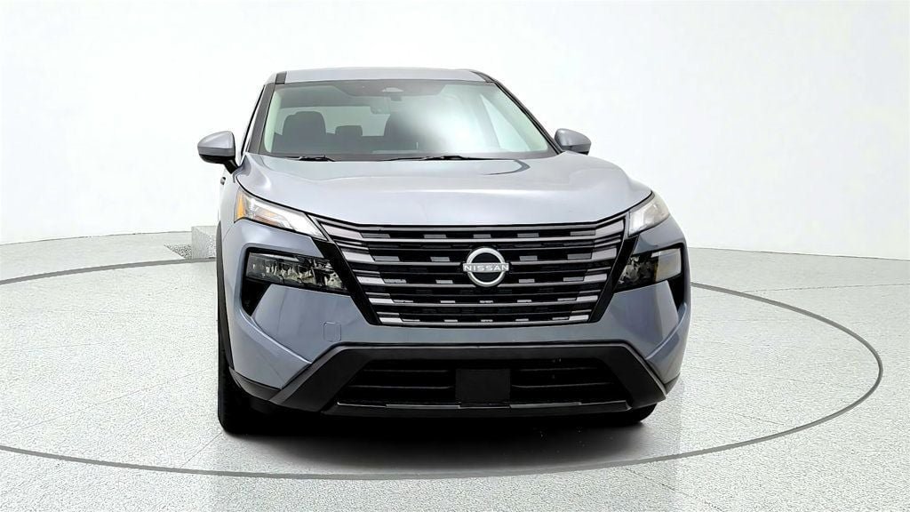 Used 2026 Nissan Rogue SV FWD image 4