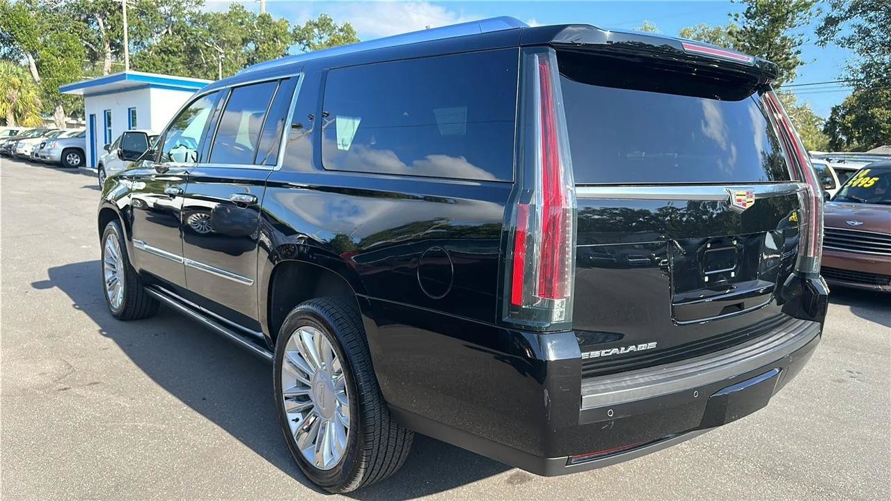 Used 2016 Cadillac Escalade ESV Platinum AWD/4WD image 13
