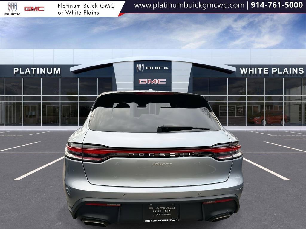 Used 2023 Porsche Macan image 4