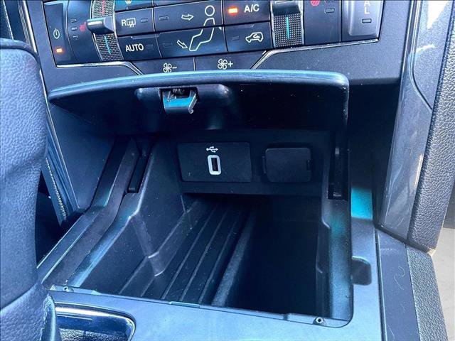 Used 2017 Ford Explorer XLT w/ Equipment Group 202A AWD/4WD image 23