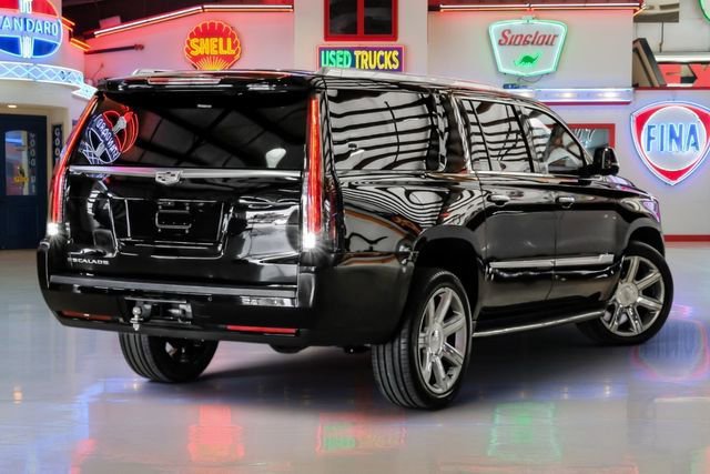 Used 2018 Cadillac Escalade ESV Premium Luxury AWD/4WD image 3