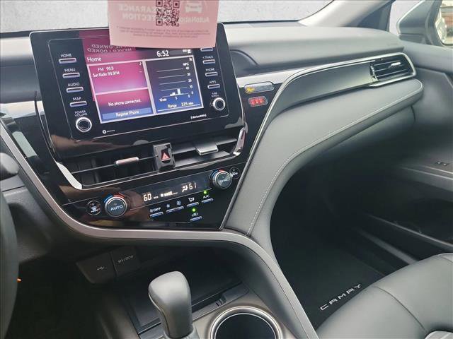Used 2024 Toyota Camry SE image 20