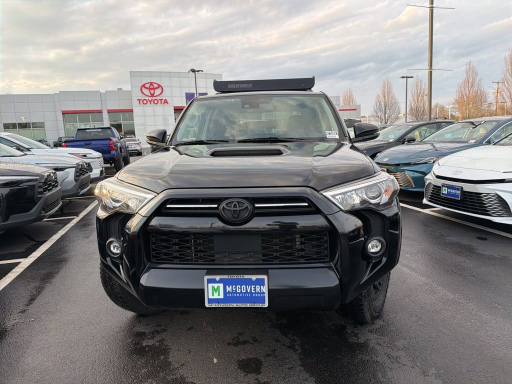 Used 2021 Toyota 4Runner Venture w/ Moonroof Package AWD/4WD image 2