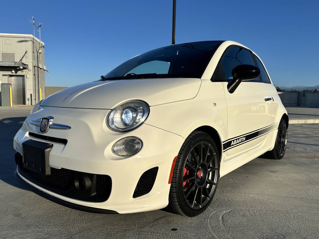 Used 2013 FIAT 500 Abarth w/ Beats Audio Pkg FWD image 6