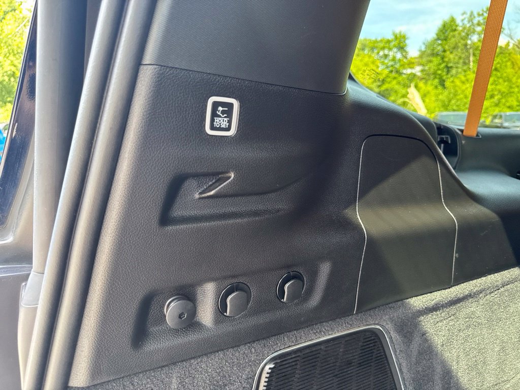 Used 2025 Jeep Grand Wagoneer L Series III w/ Rear Seat Video Group 1 AWD/4WD image 12