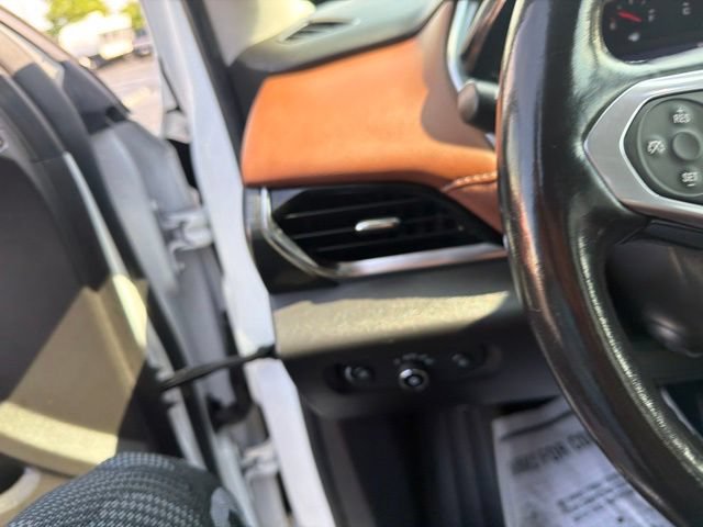 Used 2021 Chevrolet Traverse High Country AWD/4WD image 18