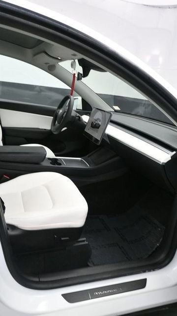 Used 2022 Tesla Model Y Long Range AWD/4WD image 10