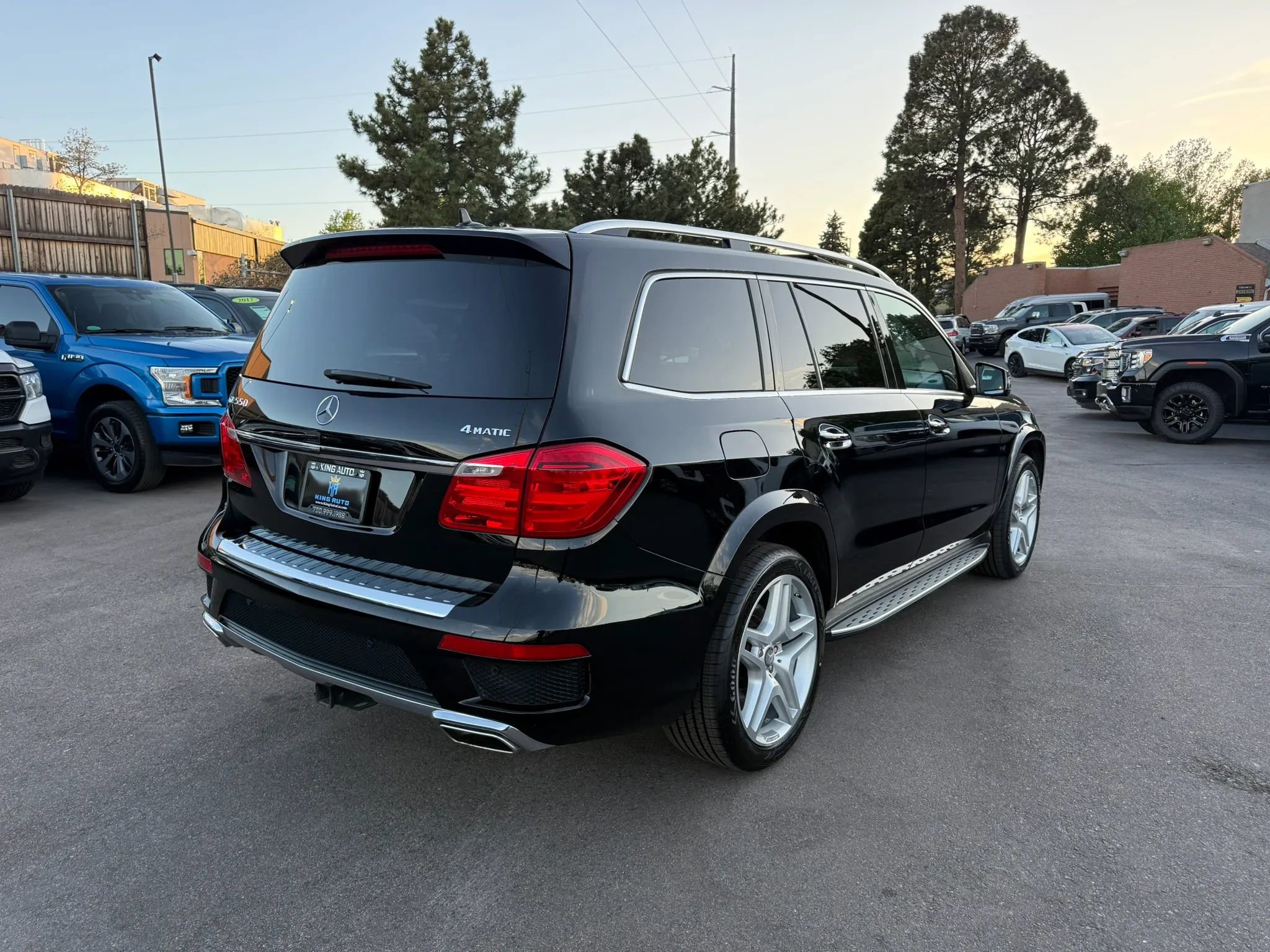 Used 2015 Mercedes-Benz GL 550 4MATIC image 8