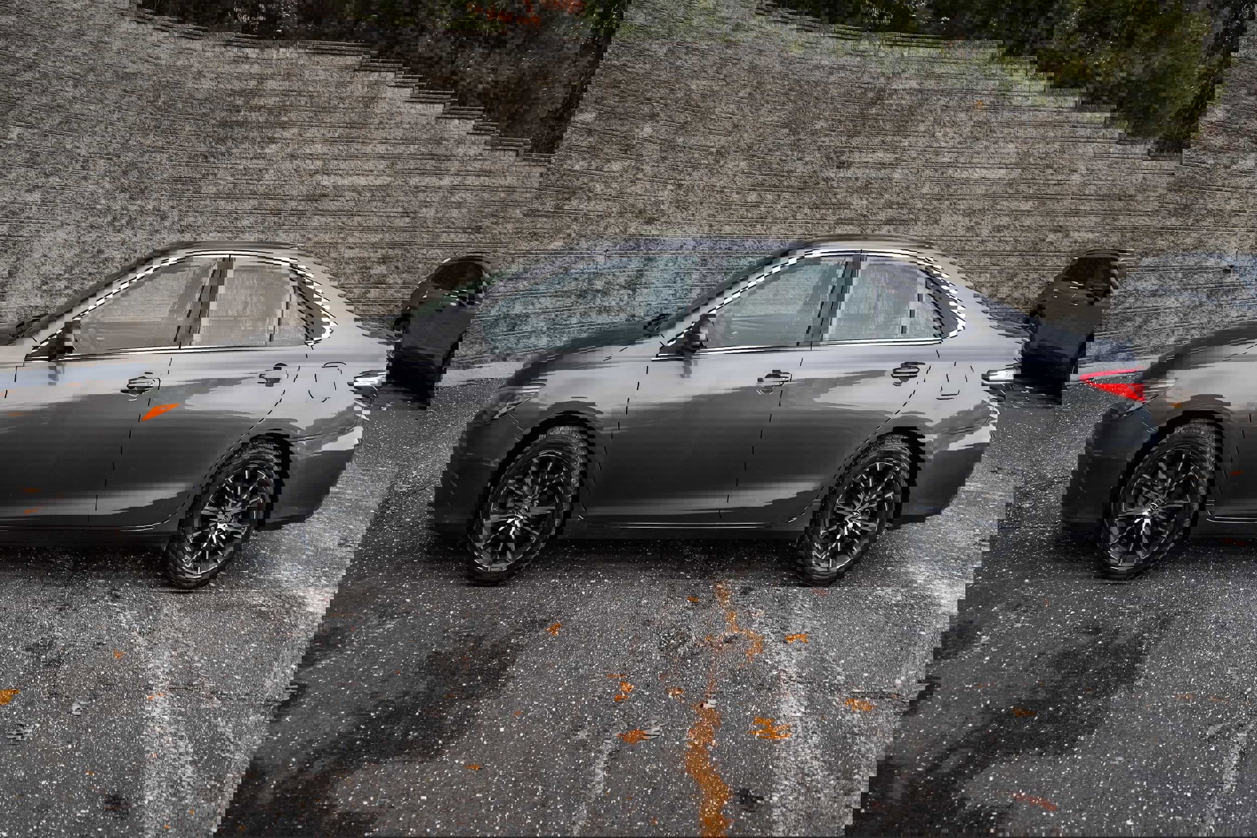 Used 2015 Toyota Camry XSE image 10