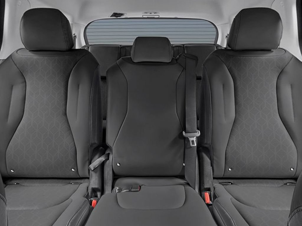 New 2026 Kia Carnival FWD image 29