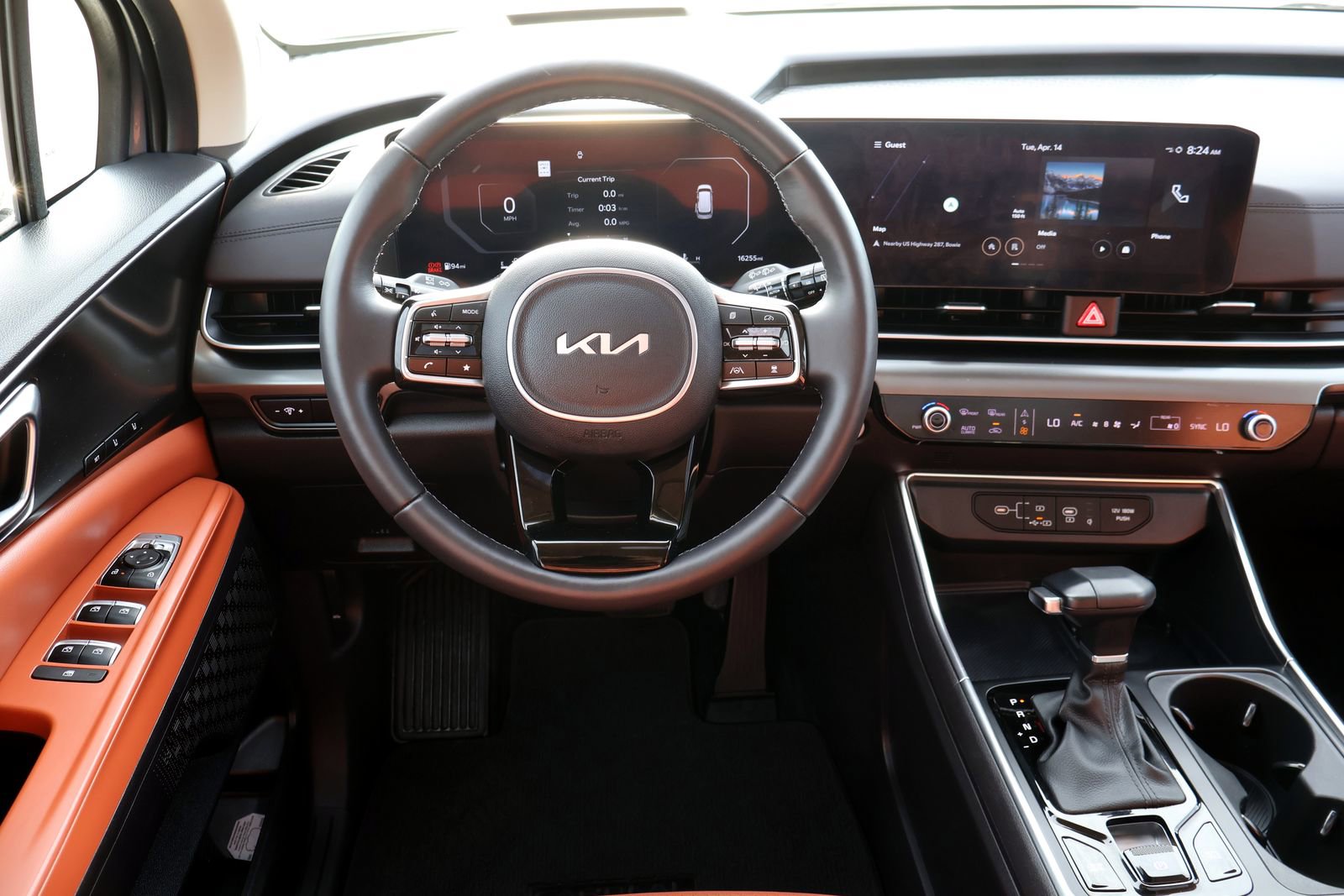 Used 2025 Kia Carnival SX Prestige FWD image 16