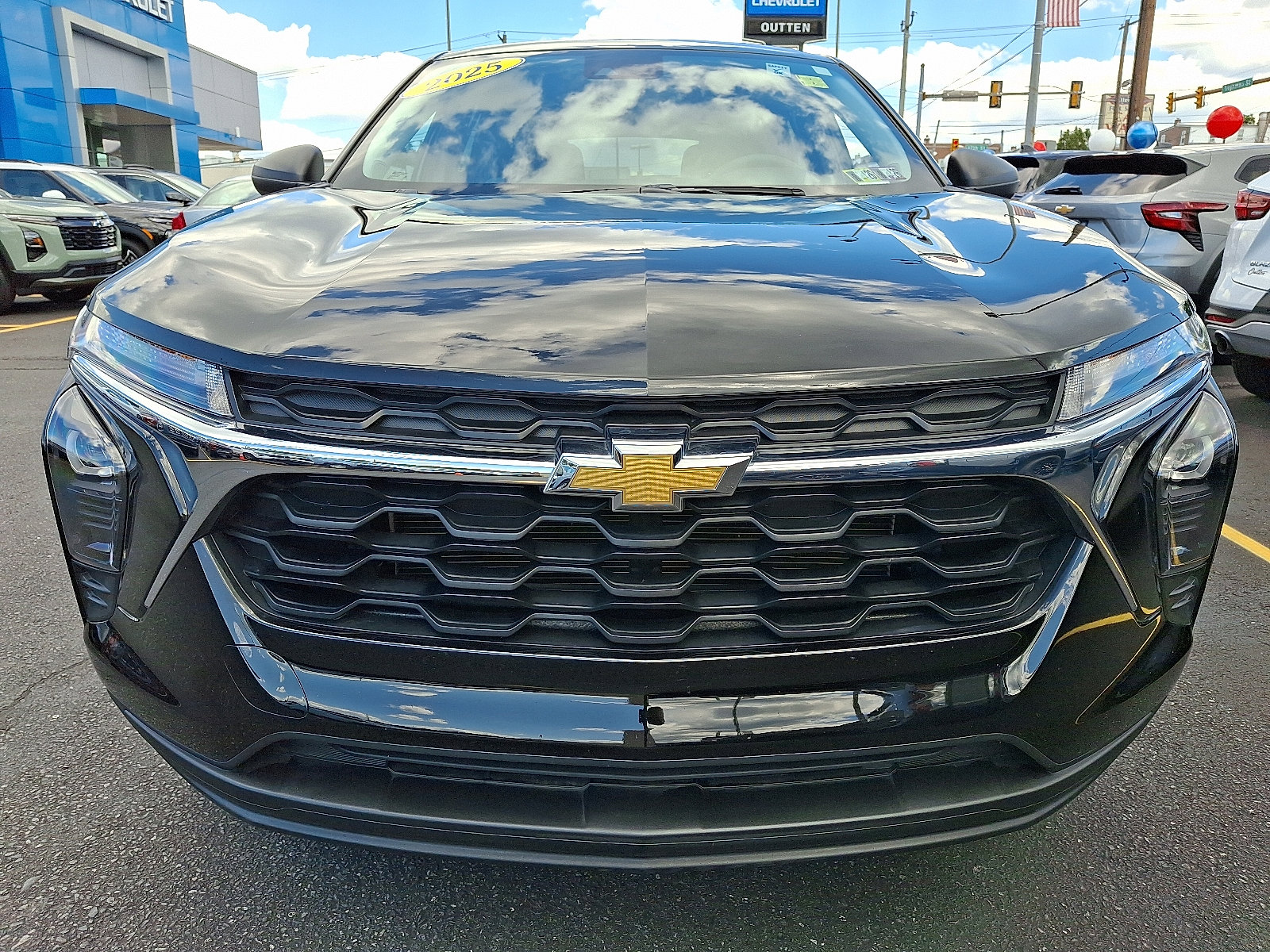 Used 2025 Chevrolet Trax LS image 8