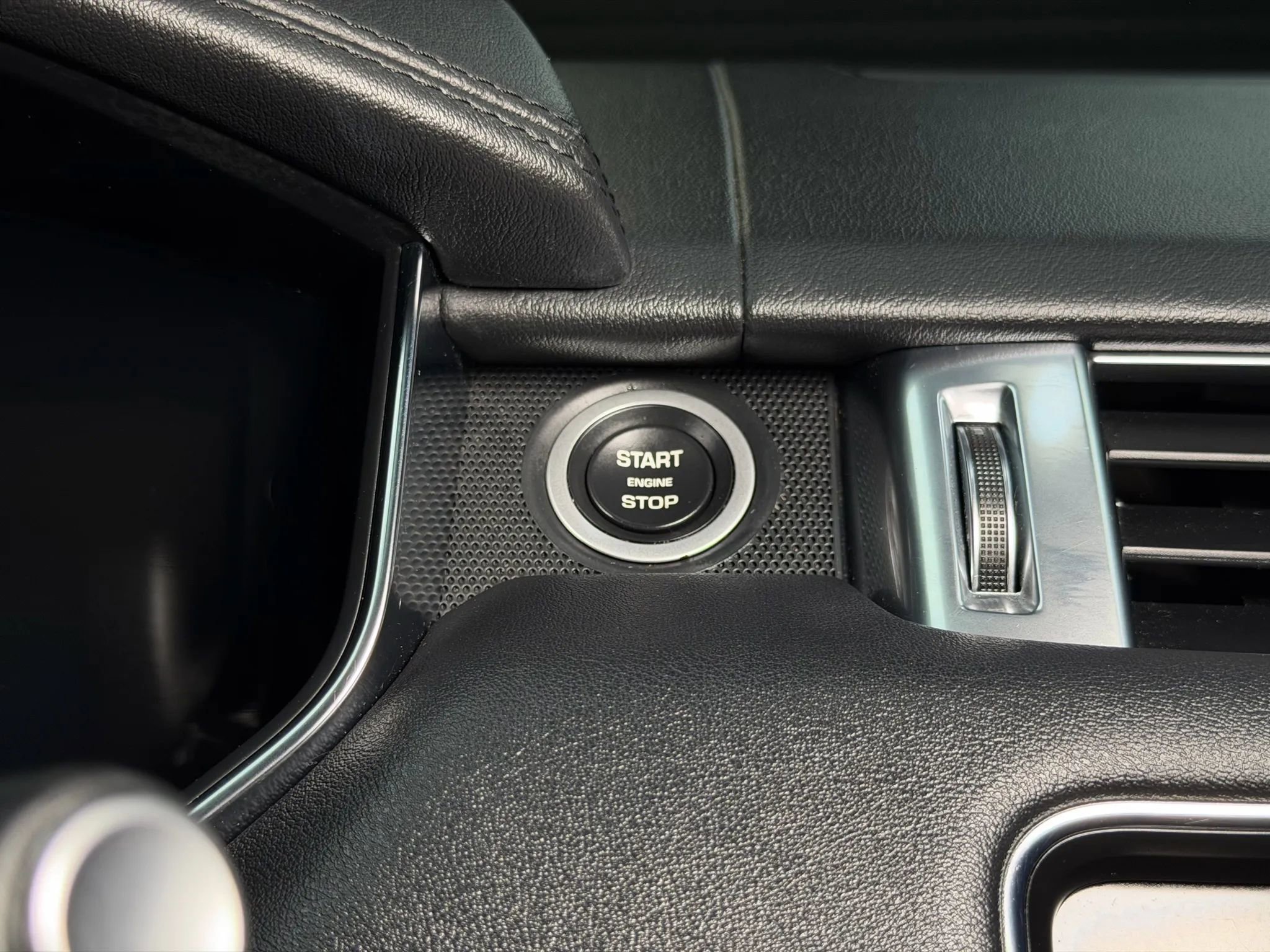 Used 2016 Land Rover Range Rover Sport Supercharged image 39