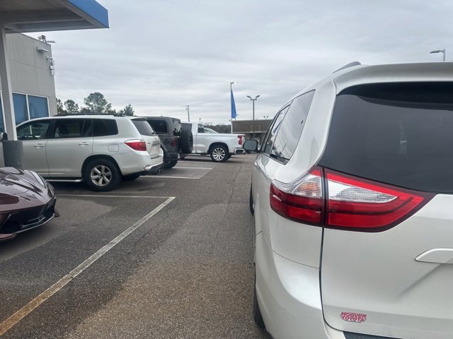 Used 2019 Toyota Sienna L image 4