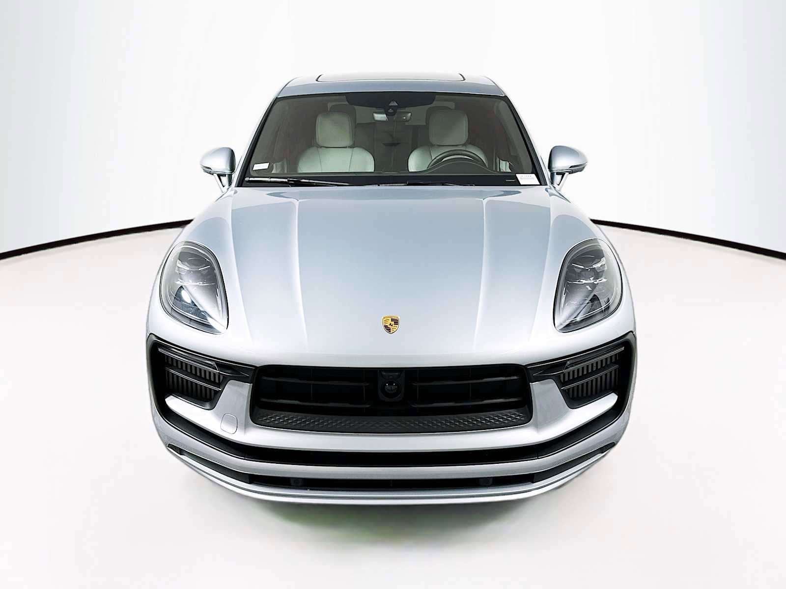 Certified 2025 Porsche Macan S image 6