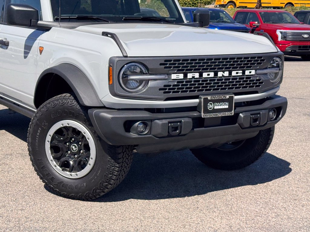 New 2026 Ford Bronco Badlands w/ Sasquatch Package AWD/4WD image 3