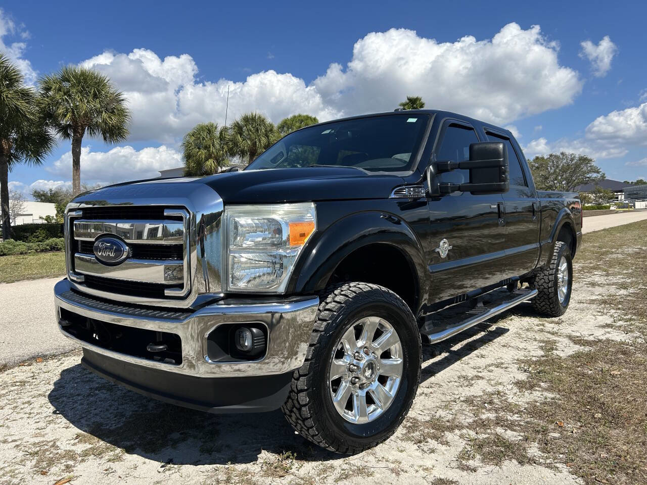 Used 2016 Ford F250 Lariat w/ Lariat Interior Package image 1