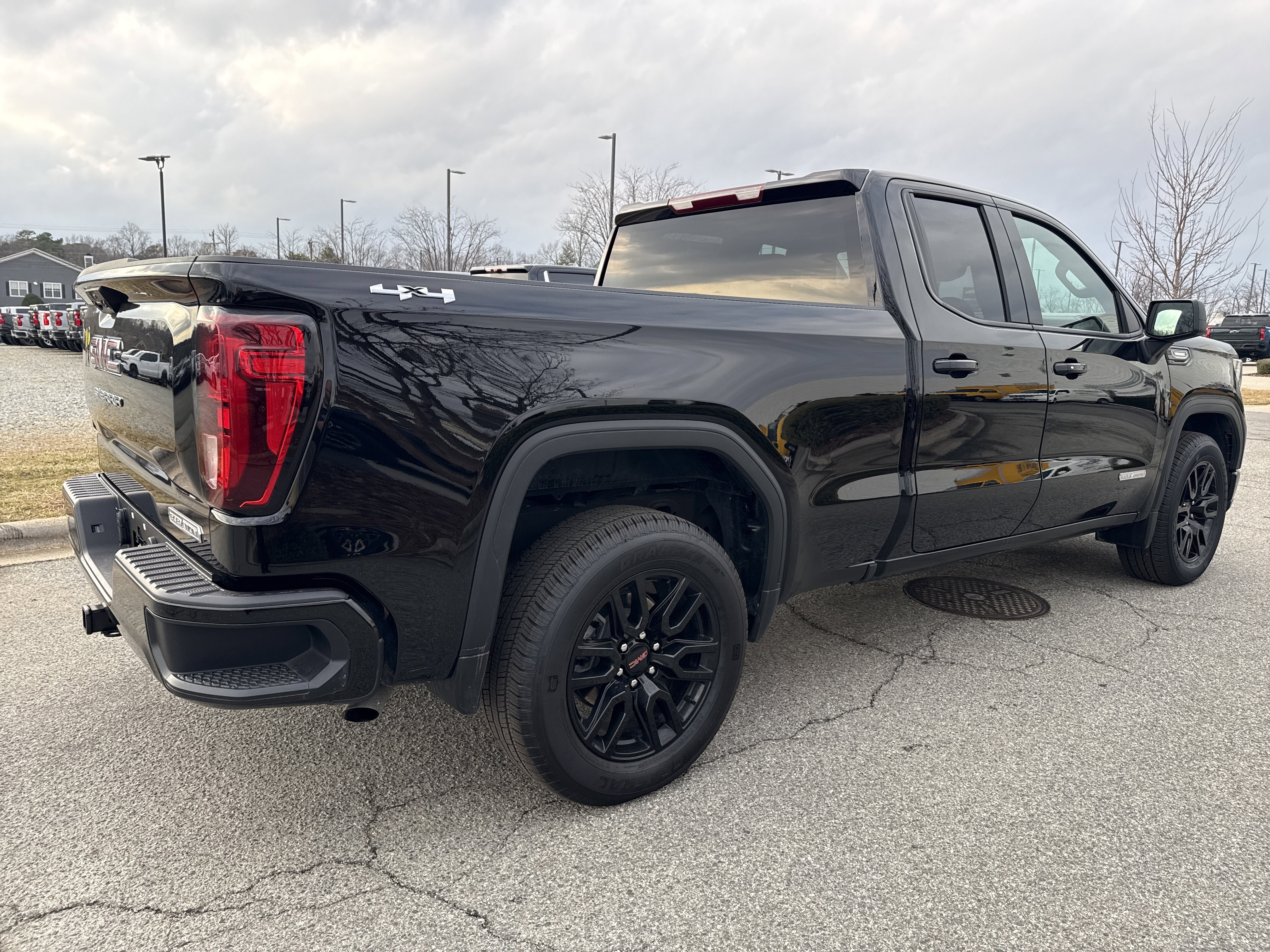 Certified 2025 GMC Sierra 1500 Elevation image 10