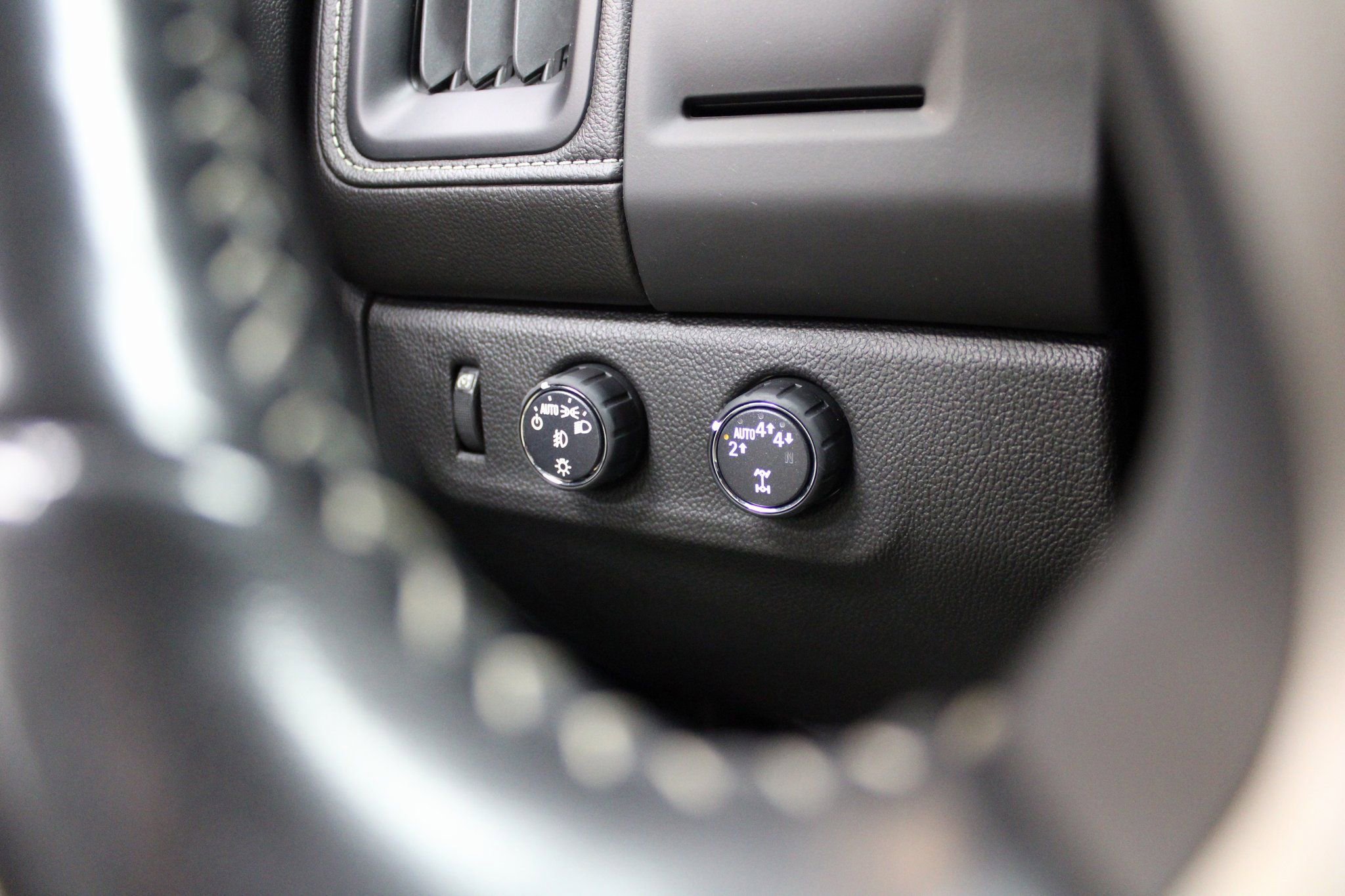 Used 2021 GMC Canyon Denali image 34