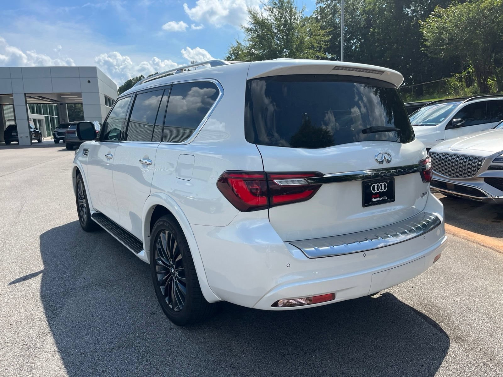 Used 2021 INFINITI QX80 Premium Select w/ All-Season Package RWD image 8