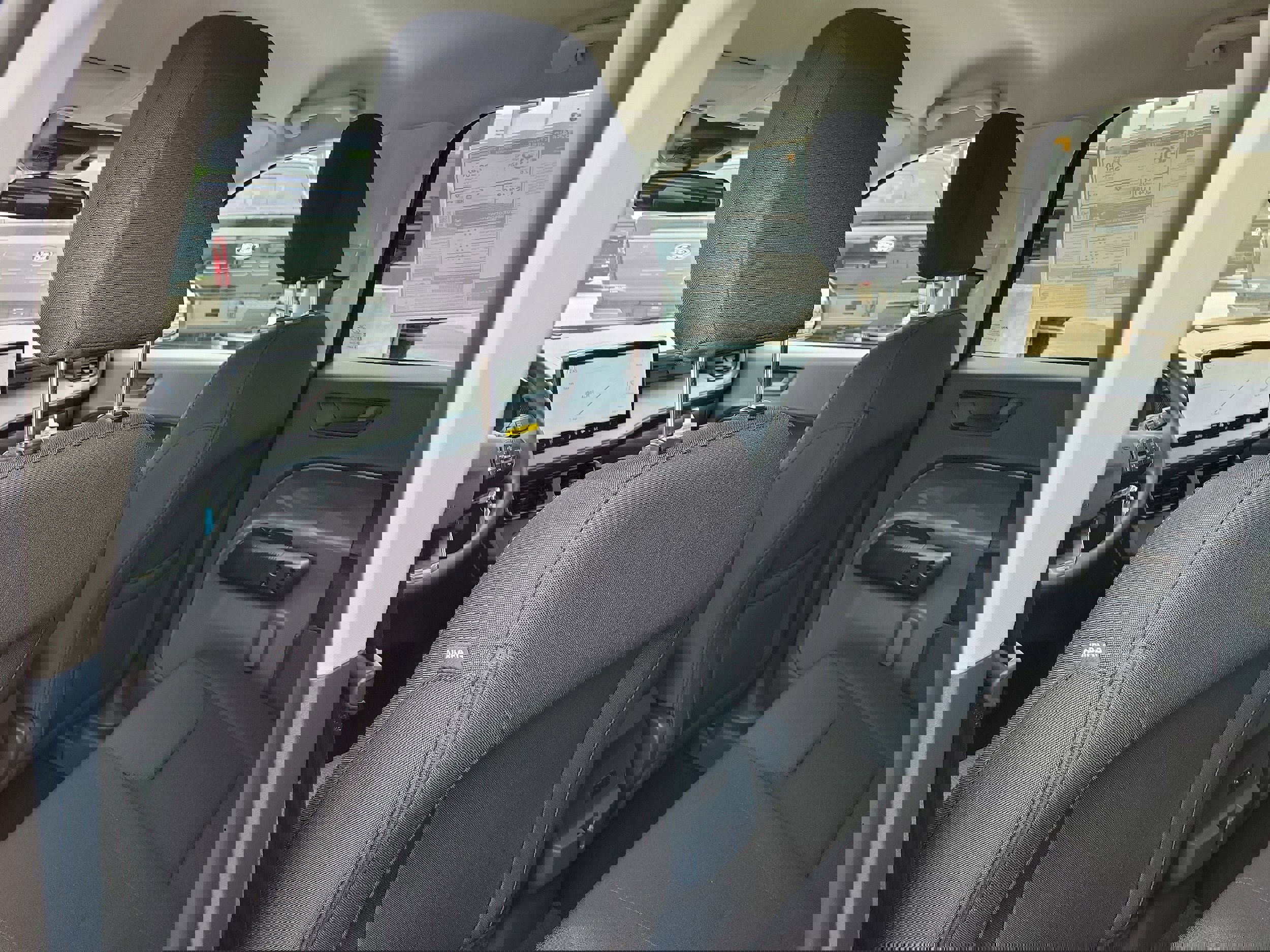 New 2025 Ford Maverick XL image 9