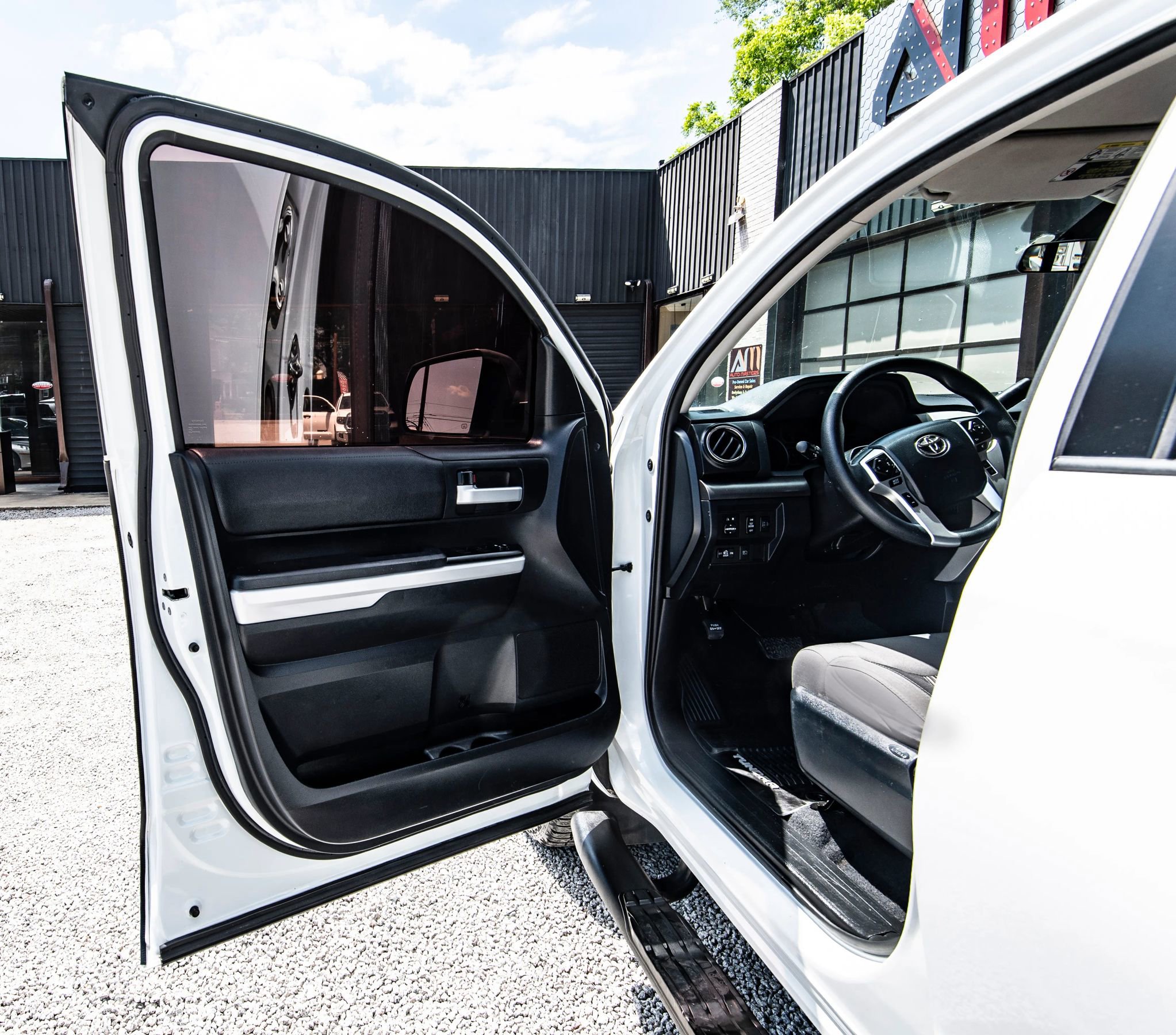 Used 2018 Toyota Tundra SR5 RWD image 28