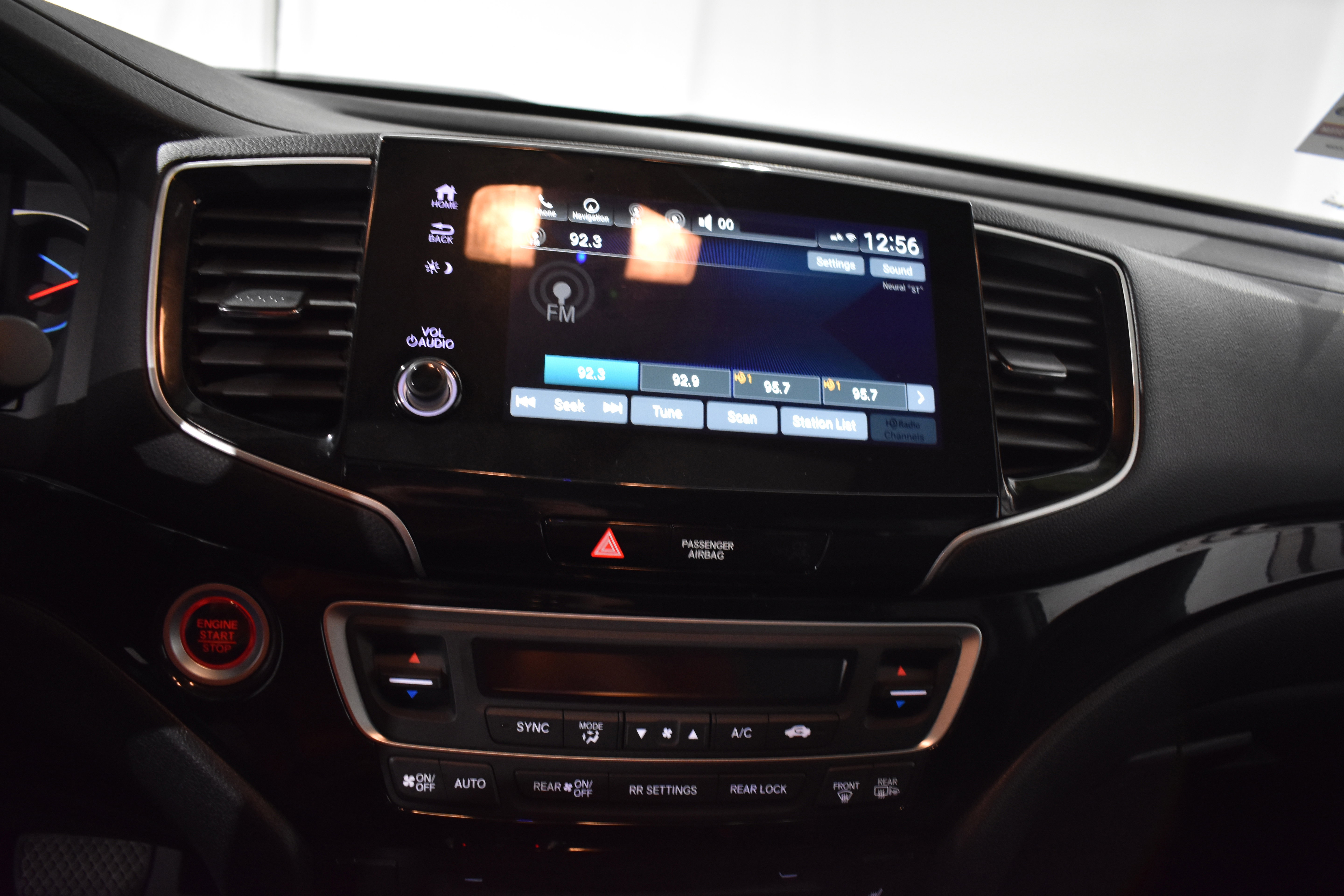 Certified 2021 Honda Pilot Touring image 24