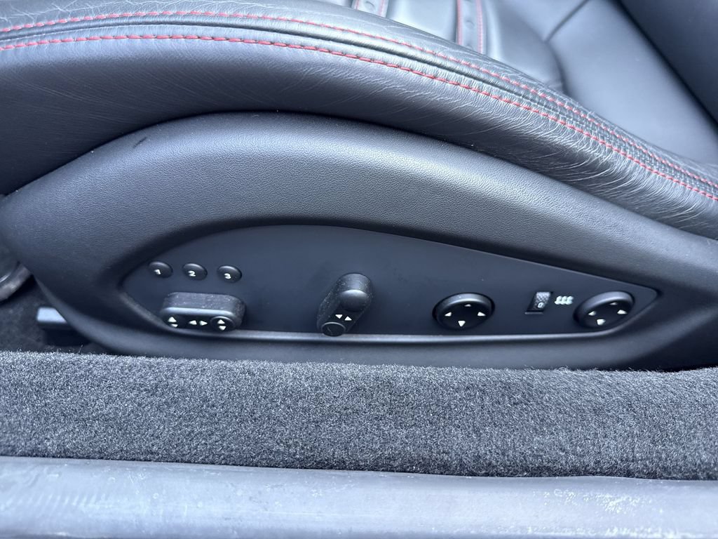 Used 2010 Ferrari California RWD image 12