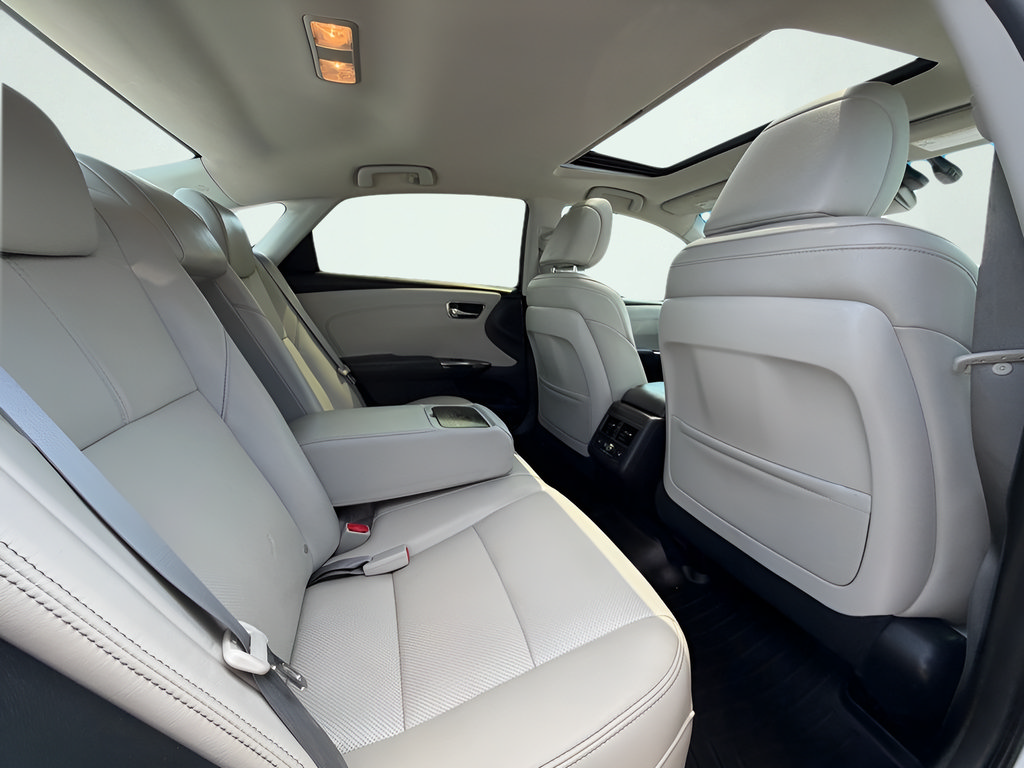 Used 2018 Toyota Avalon Limited w/ Carpet Mat Package FWD image 22