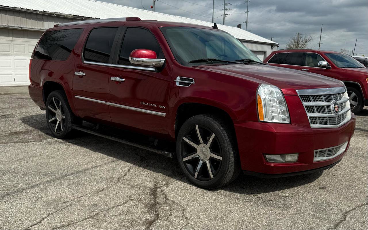 Used 2011 Cadillac Escalade ESV Platinum image 2