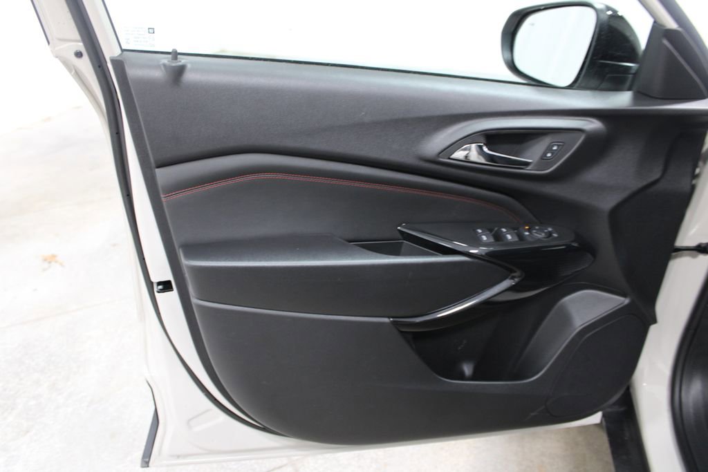 New 2026 Chevrolet Trax RS w/ Sunroof Package image 16