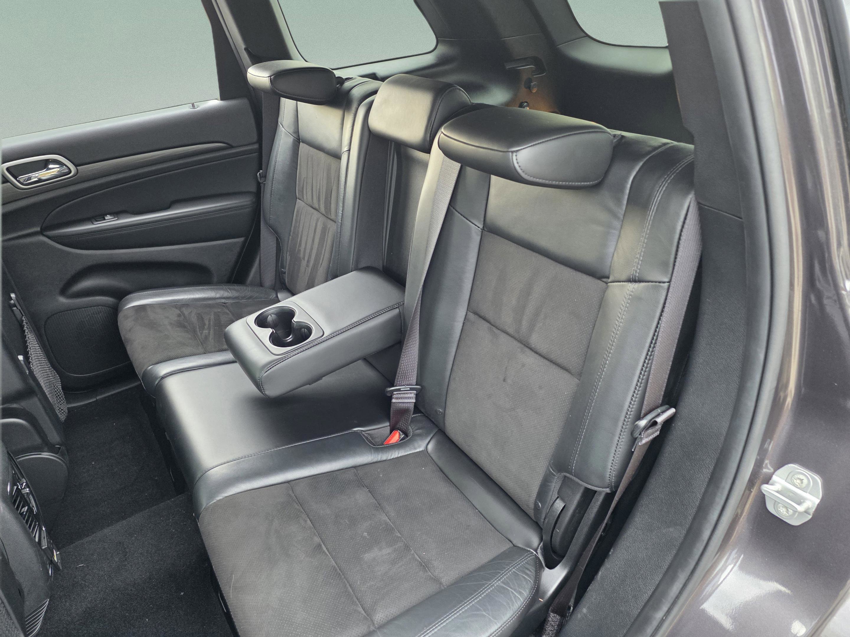 Used 2021 Jeep Grand Cherokee Laredo X image 23