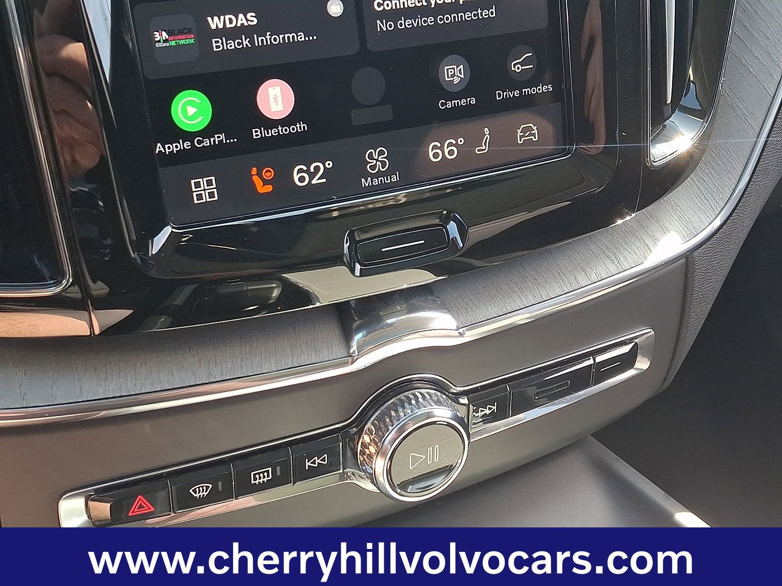 Certified 2025 Volvo XC60 B5 Plus image 17