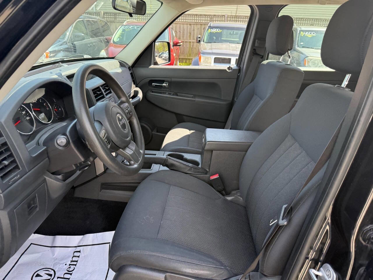 Used 2012 Jeep Liberty Sport AWD/4WD image 22