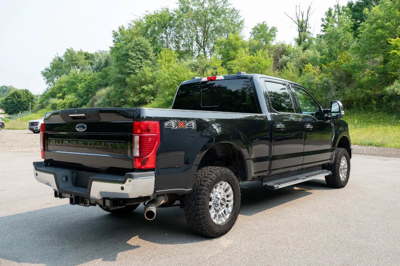 Used 2020 Ford F350 Lariat w/ Lariat Ultimate Package AWD/4WD image 3