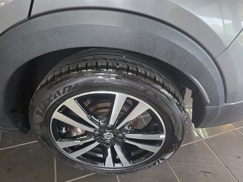 Used 2020 Nissan Kicks SV FWD image 39
