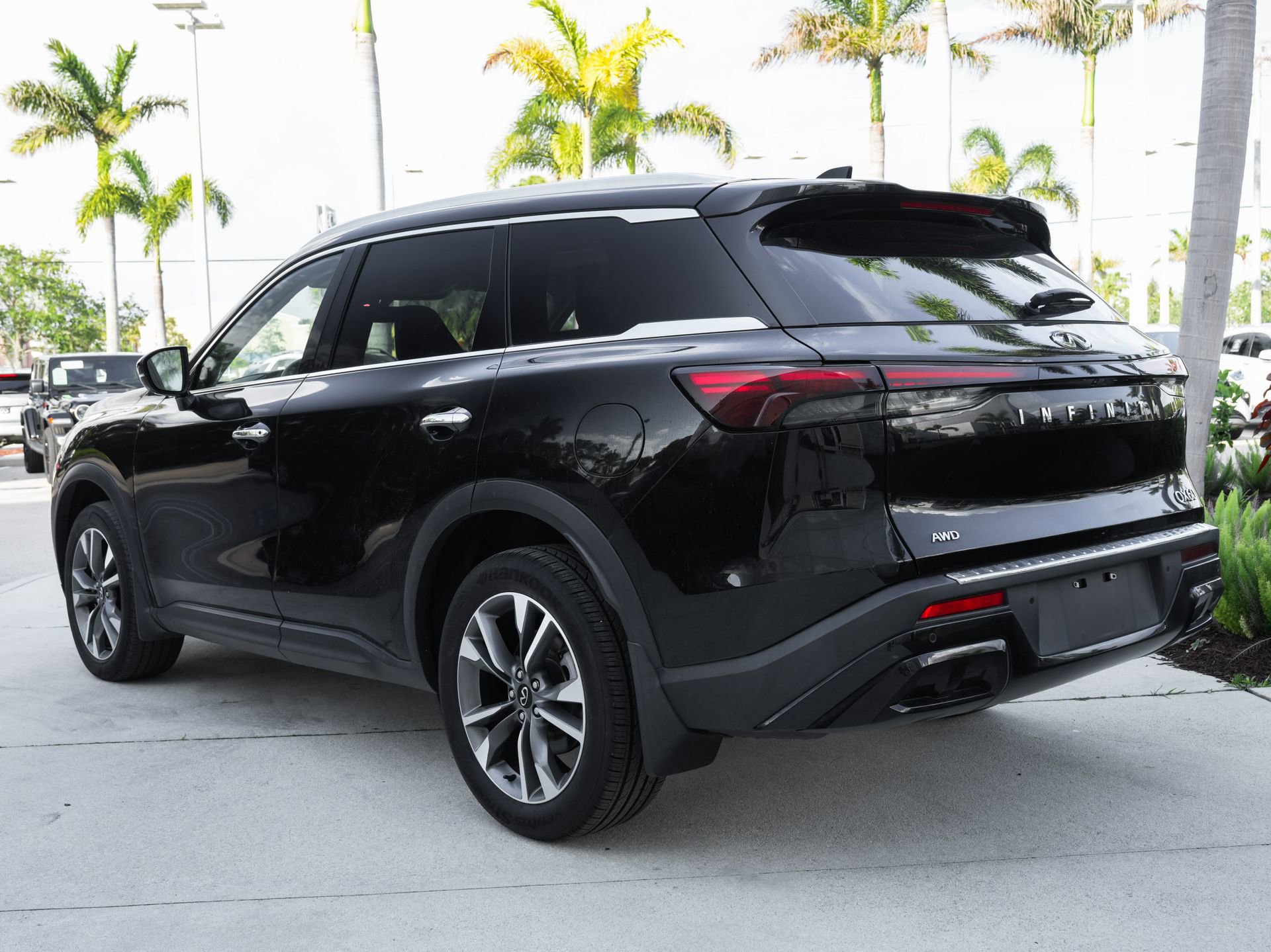 Certified 2023 INFINITI QX60 Luxe w/ Cargo Package AWD/4WD image 8
