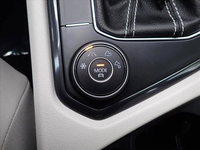 Used 2024 Volkswagen Tiguan SE R-Line AWD/4WD image 26