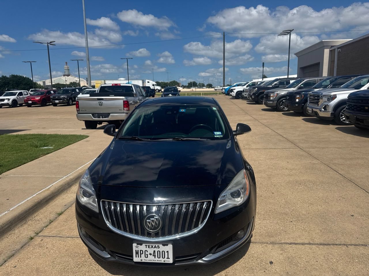 Used 2016 Buick Regal Premium w/ Driver Confidence Package #2 FWD image 2