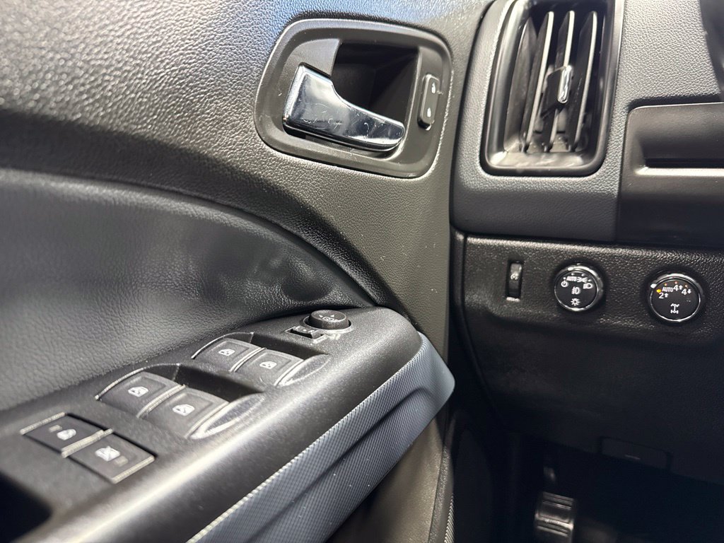 Used 2019 Chevrolet Colorado Z71 AWD/4WD image 9