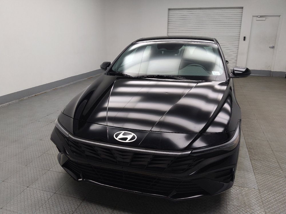 Used 2025 Hyundai Elantra SE FWD image 15