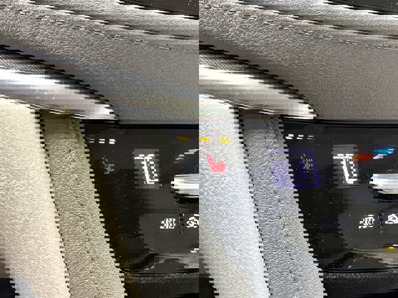 Used 2018 Cadillac XT5 Luxury w/ Driver Awareness Package image 24