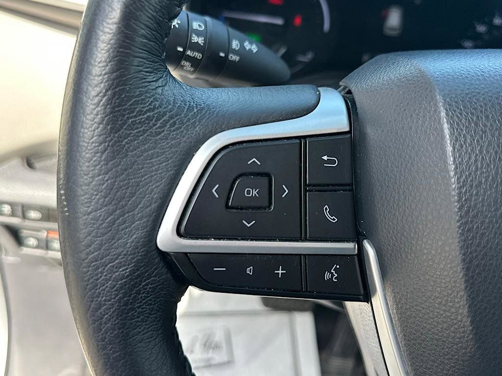Certified 2022 Toyota Sienna XLE image 20